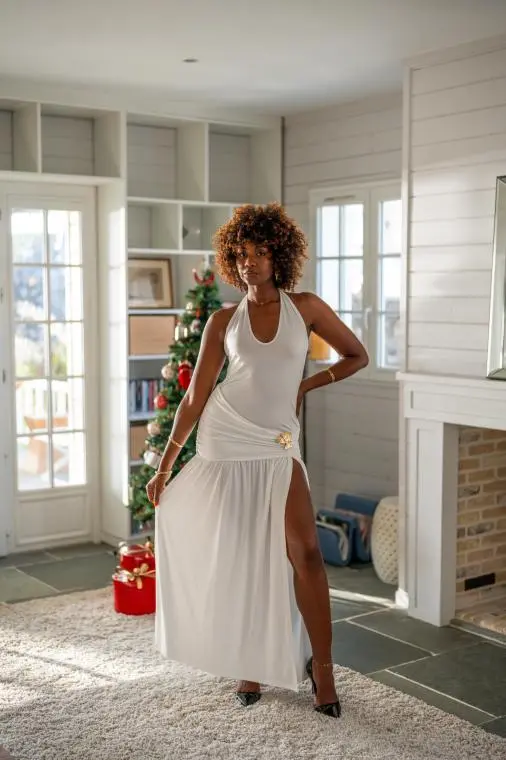 Robe moulante à broche feuille doré, Blanc, L