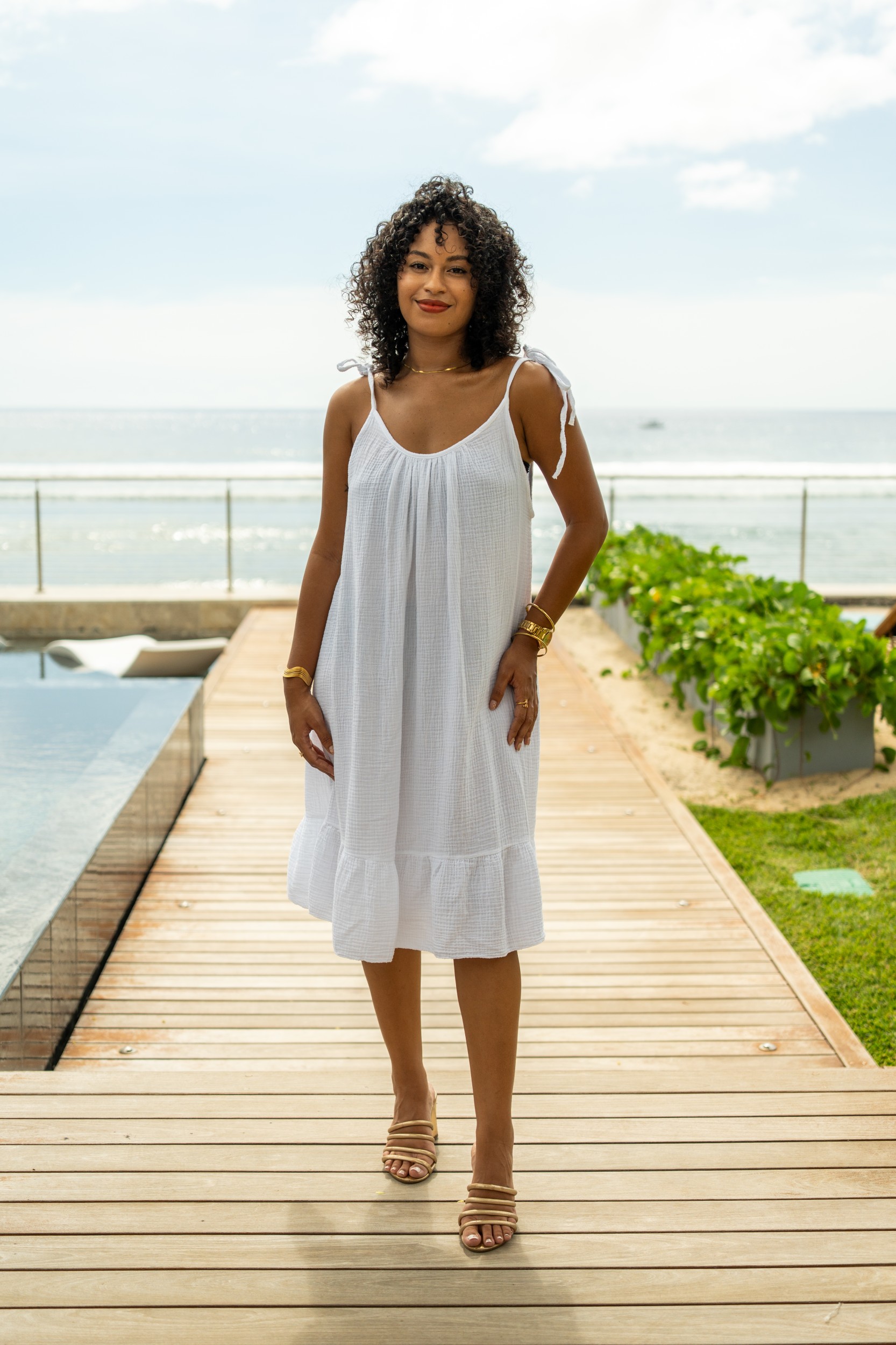 Robe courte unie &agrave; bretelles